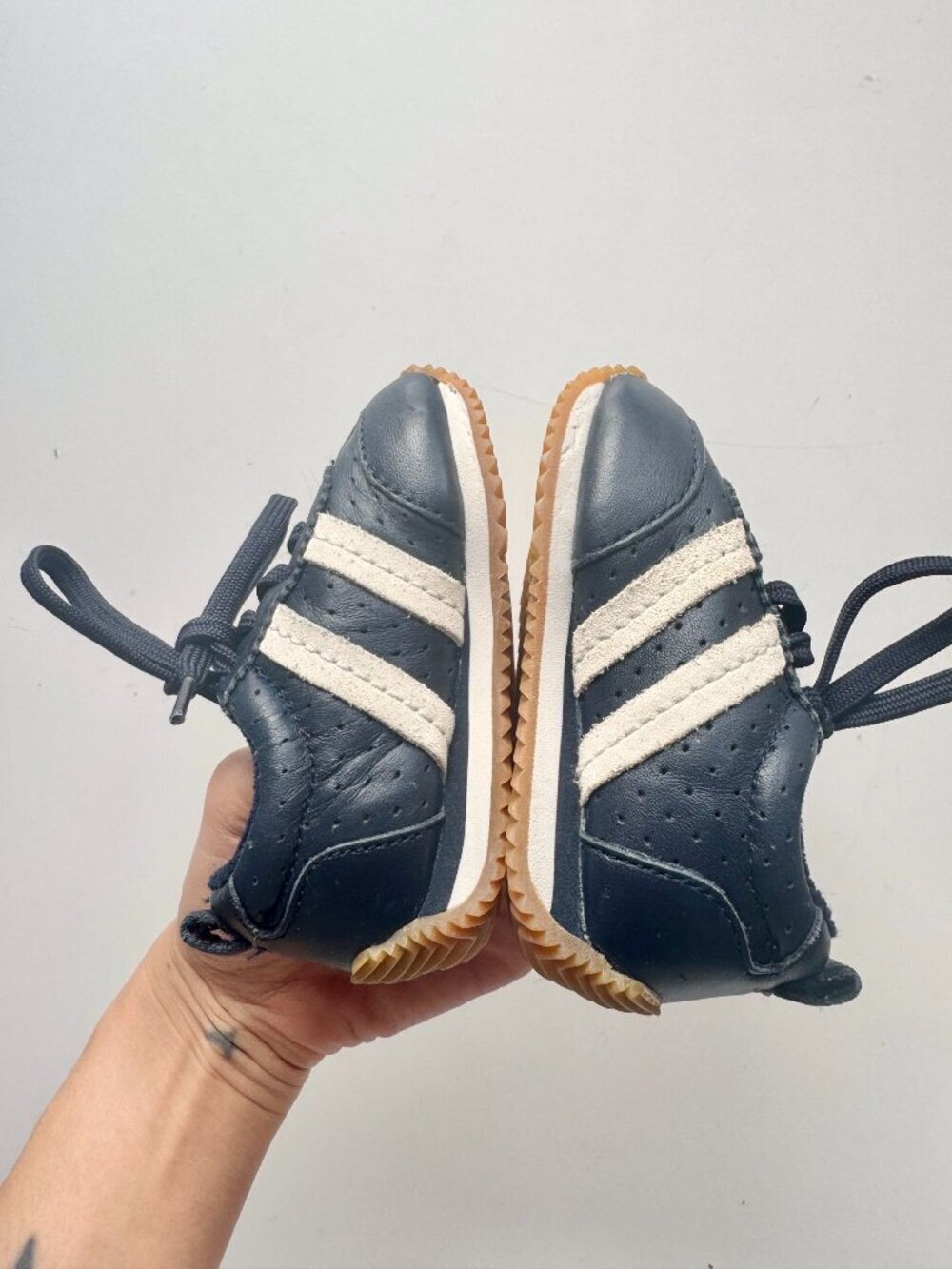 Kids' BABY GAP Navy Blue Leather White Striped Sneakers, Size 5 - Picture 8 of 11